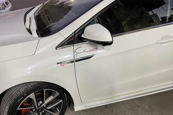 فونیکس، آریزو 6 پرو