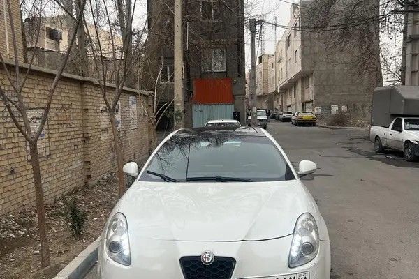 آلفارومئو، جولیتا