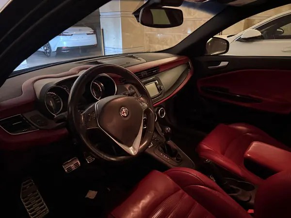 آلفارومئو، جولیتا