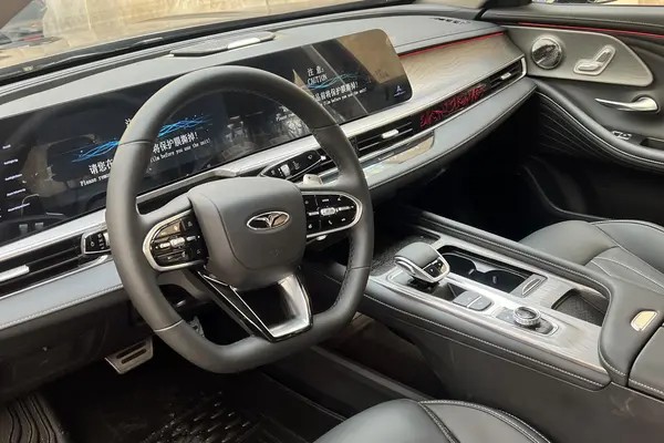 فونیکس، آریزو 8 (Z8)