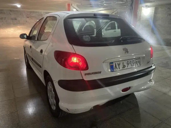 پژو، 206