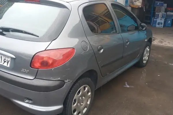پژو، 206