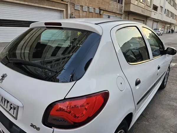 پژو، 206