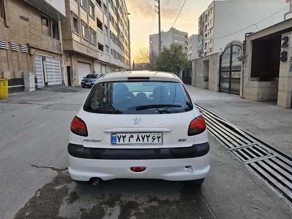 پژو، 206