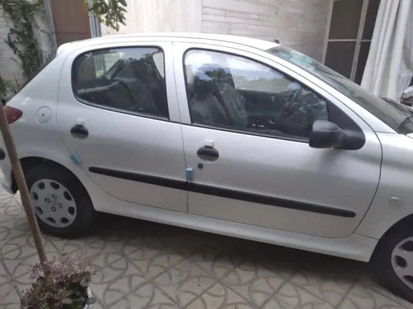 پژو، 206