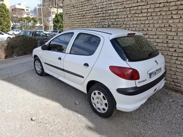 پژو، 206