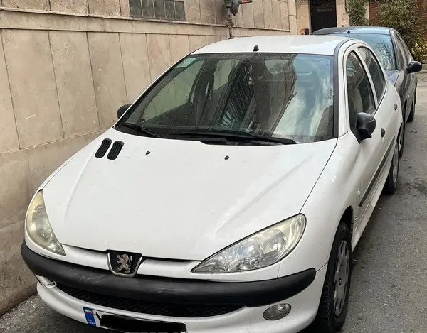 پژو، 206