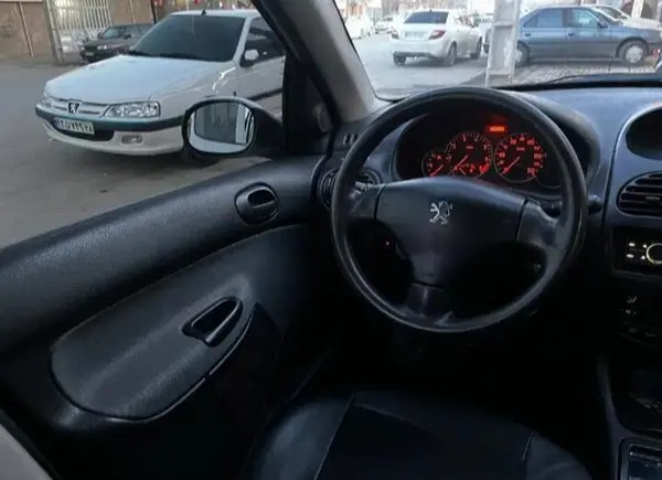 پژو، 206