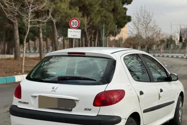 پژو، 206