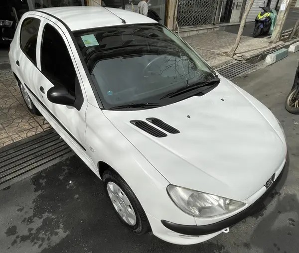 پژو، 206