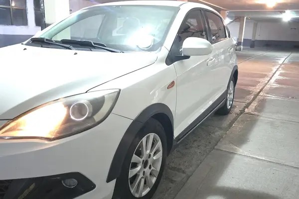 ام وی ام، 315هاچ بک