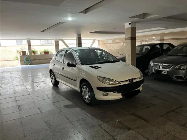 پژو، 206