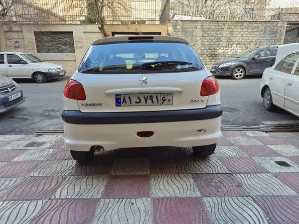 پژو، 206