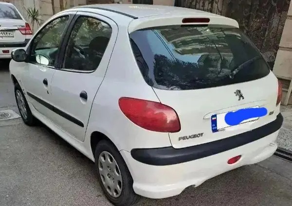 پژو، 206