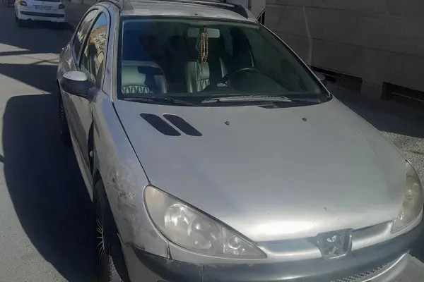 پژو، 206