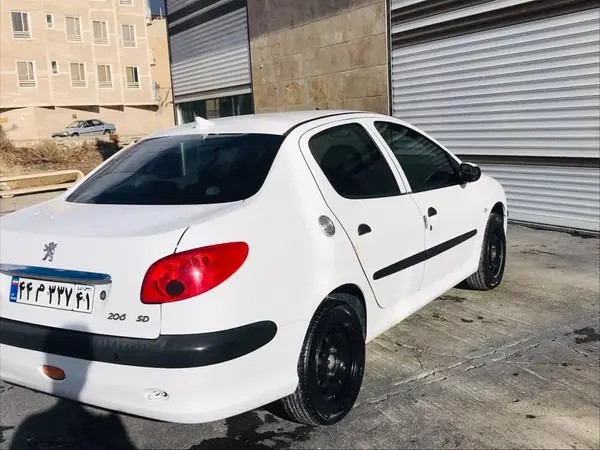 پژو، 206
