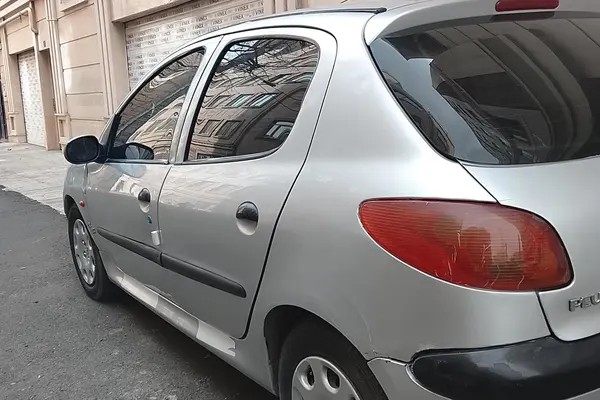 پژو، 206