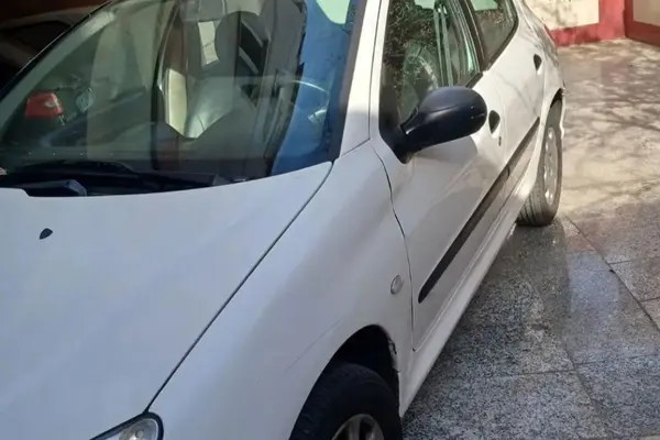 پژو، 206