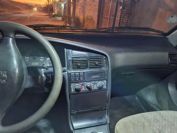 پژو، 405