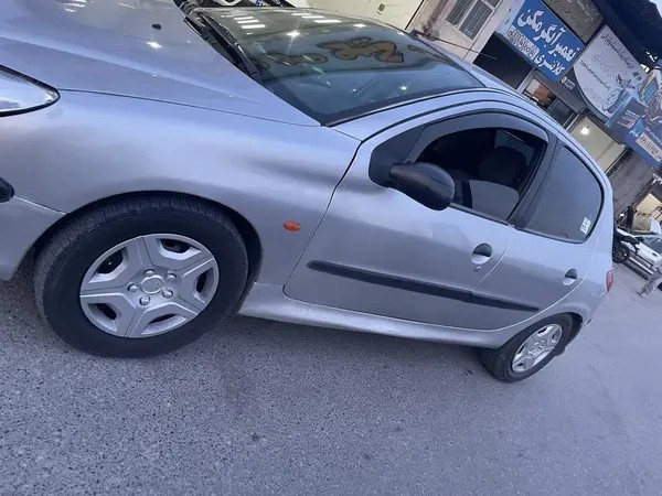 پژو، 206
