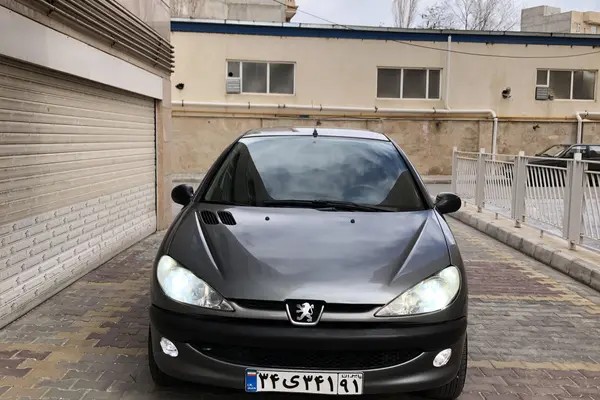پژو، 206