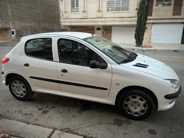 پژو، 206