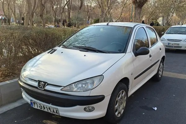 پژو، 206