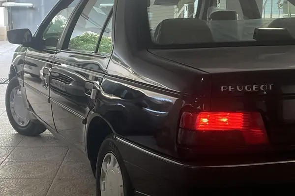 پژو، 405
