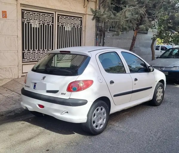 پژو، 206