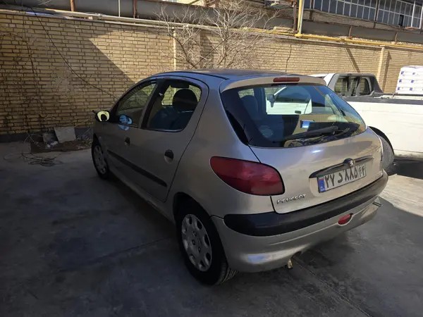 پژو، 206