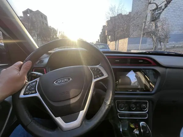 ام وی ام، X33 S
