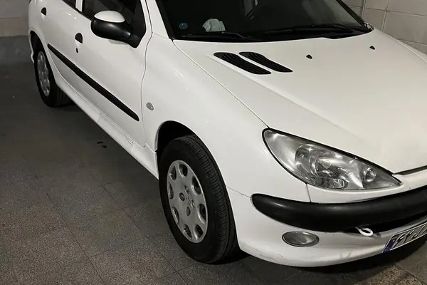 پژو، 206