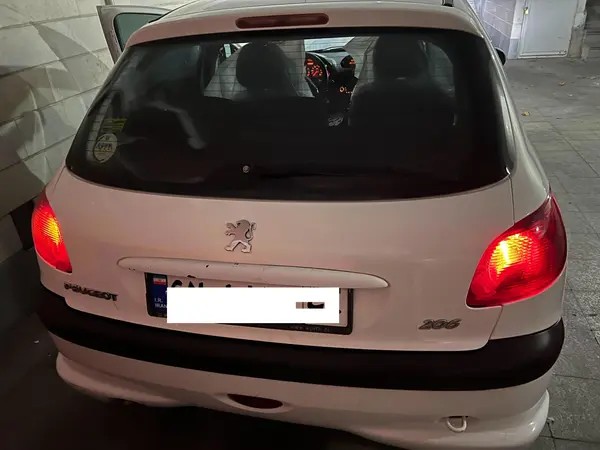 پژو، 206