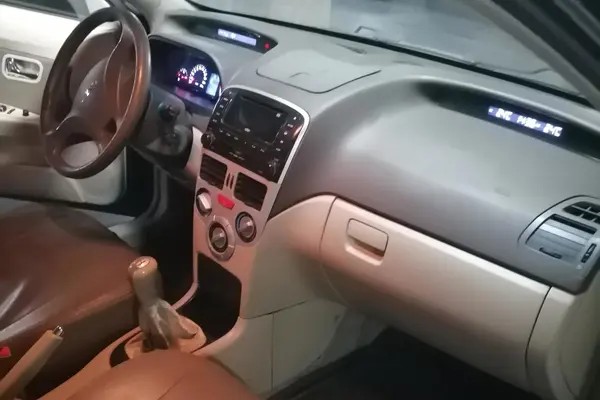 ام وی ام، 315هاچ بک