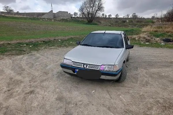 پژو، 405