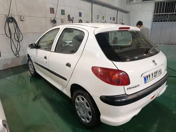 پژو، 206