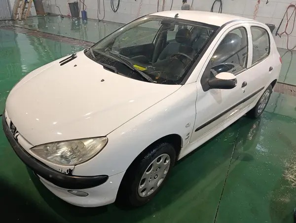 پژو، 206