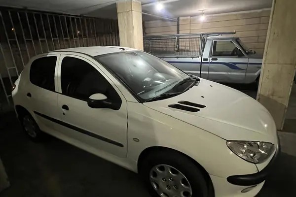 پژو، 206