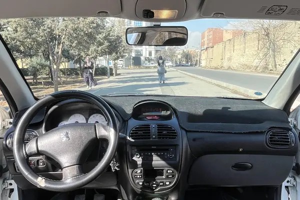 پژو، 206