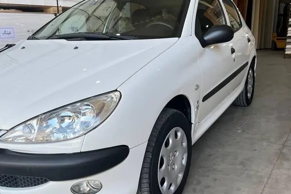 پژو، 206
