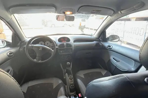 پژو، 206