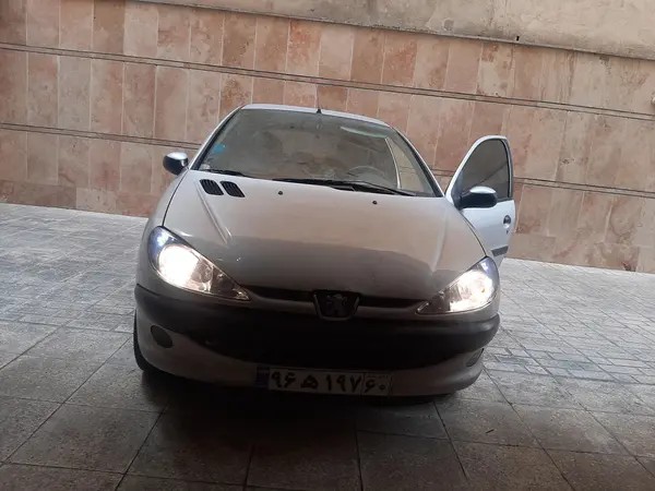 پژو، 206