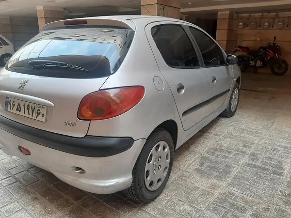 پژو، 206