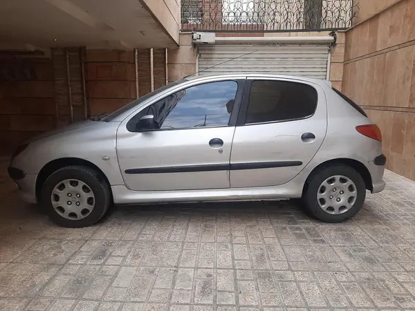 پژو، 206