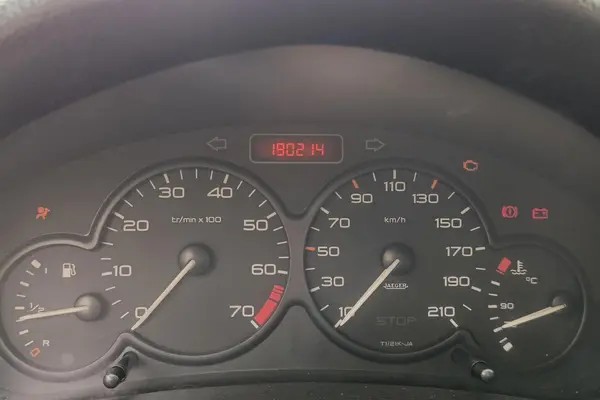 پژو، 206
