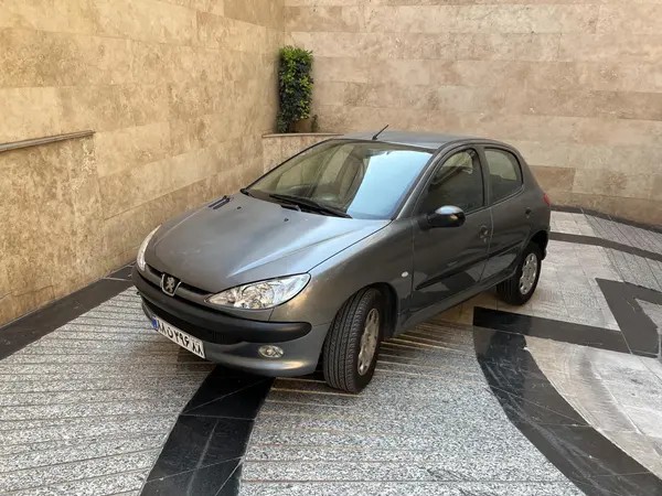 پژو، 206