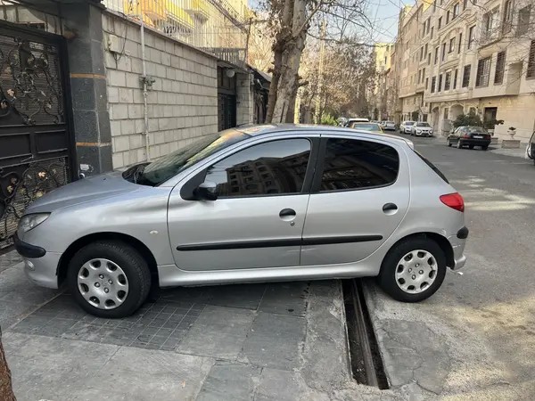 پژو، 206