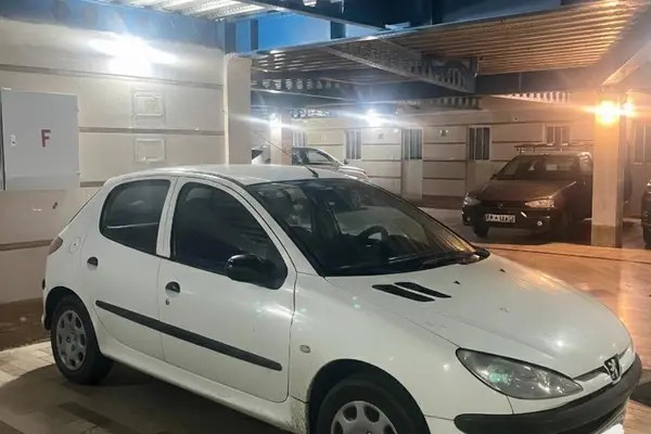 پژو، 206