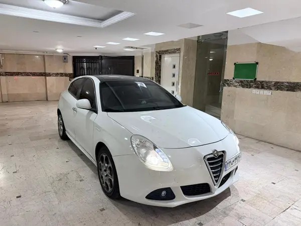 آلفارومئو، جولیتا