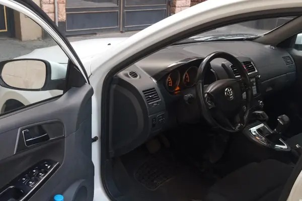 برلیانس، H330
